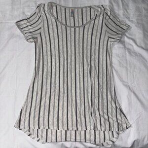 Lularoe Short Sleeve Top - Size M, RN 142161